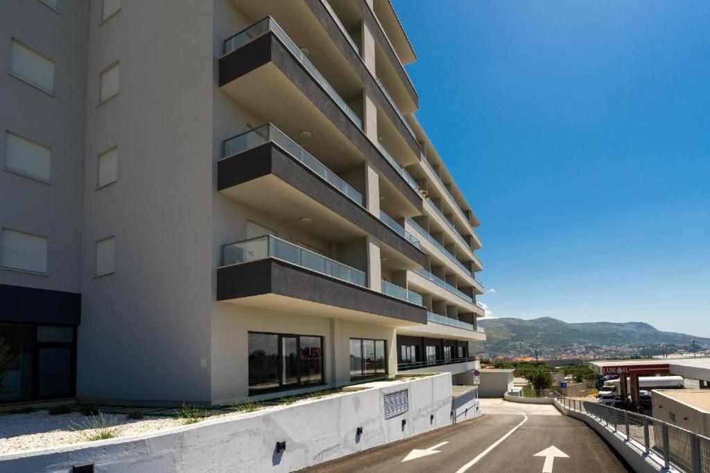 Apartment With Seaview + Private Garage Parking Split Extérieur photo