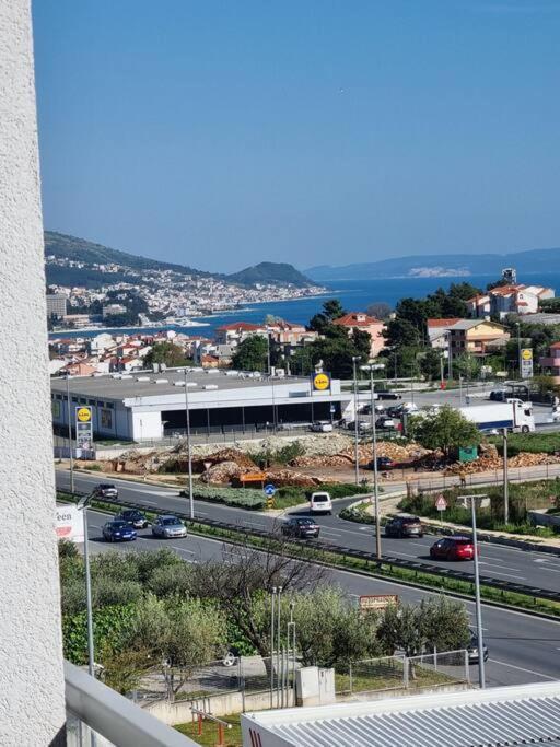 Apartment With Seaview + Private Garage Parking Split Extérieur photo