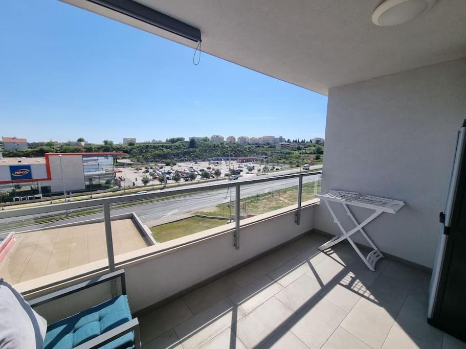 Apartment With Seaview + Private Garage Parking Split Extérieur photo
